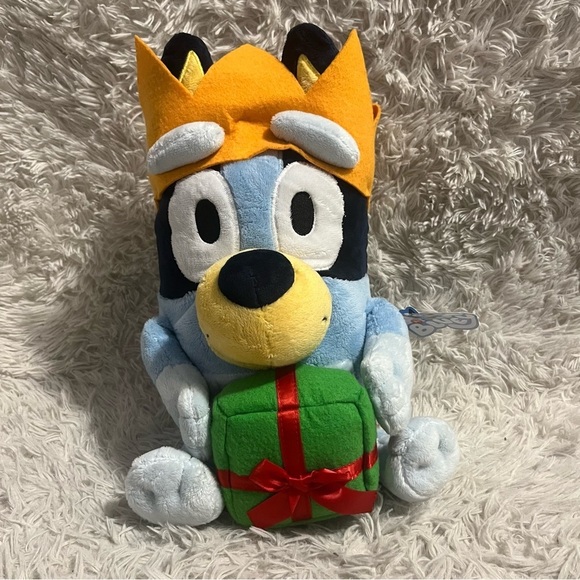 Disney Other - Bluey Christmas Crown and Gift Plush Toy Limited Edition NWT